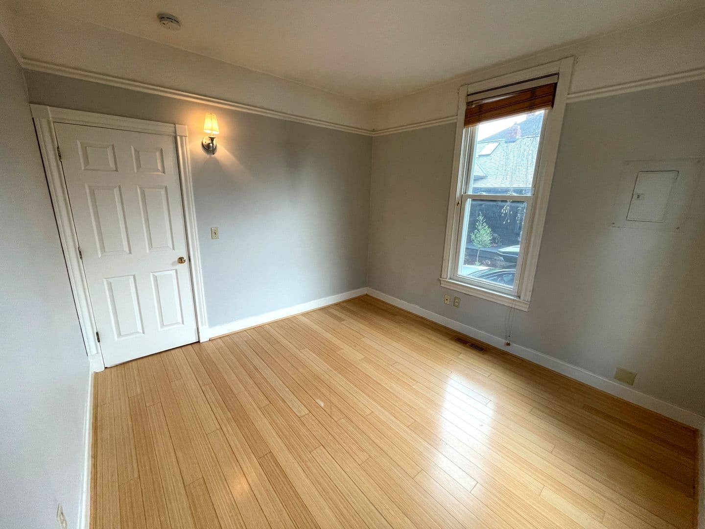 Portland Apartment: 2606 SE Pine Street