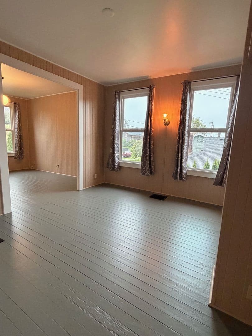 Astoria Apartment: 3356/3372/3376 Franklin Ave.