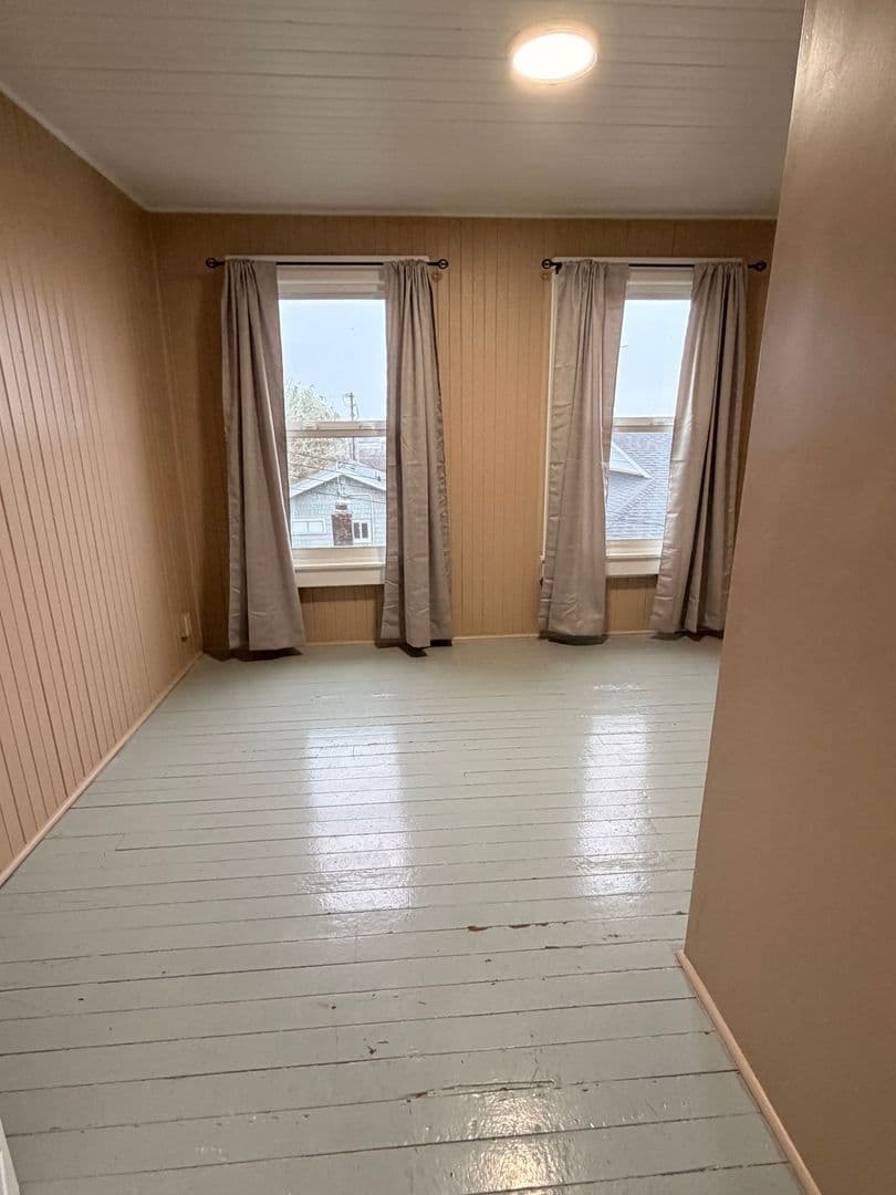 Astoria Apartment: 3356/3372/3376 Franklin Ave.