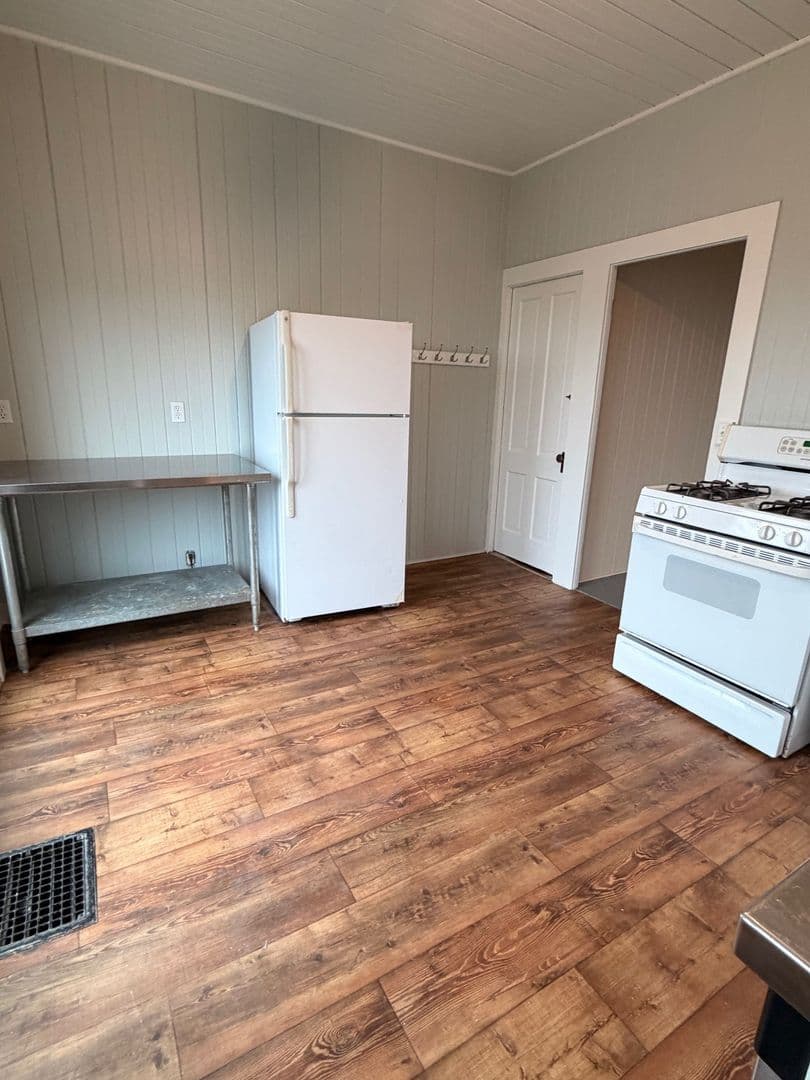 Astoria Apartment: 3356/3372/3376 Franklin Ave.