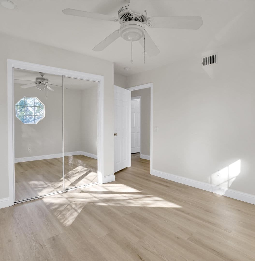 West Hills House: 8103 Valley Flores Drive