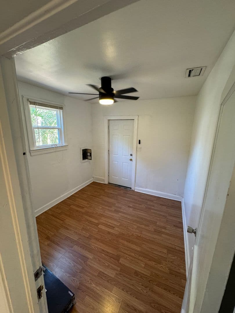 Tallahassee House: 104 Edwards Street