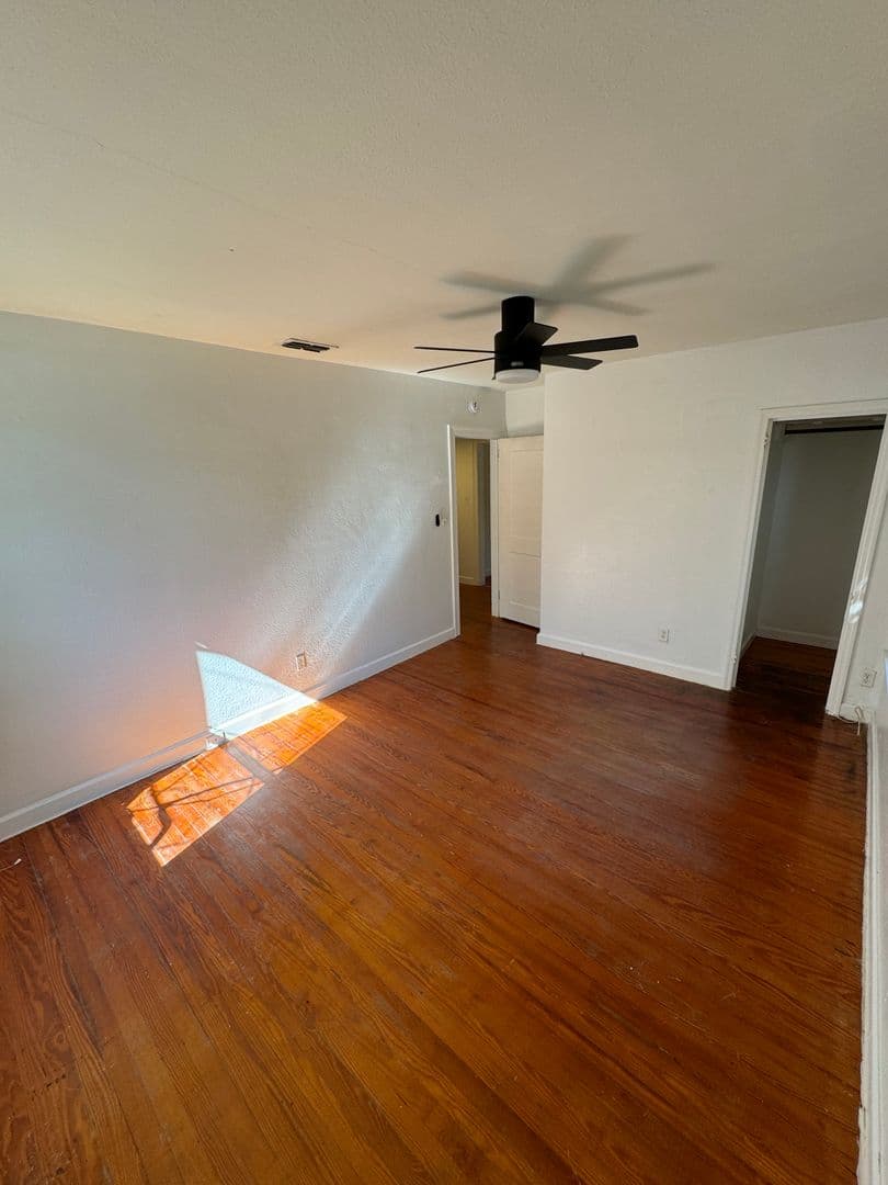 Tallahassee House: 104 Edwards Street