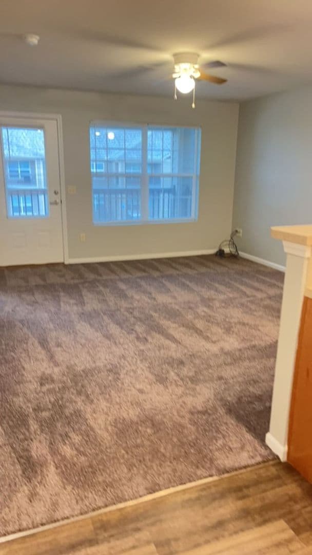 Newton Apartment: 704 Cottonwood Crossing Drive