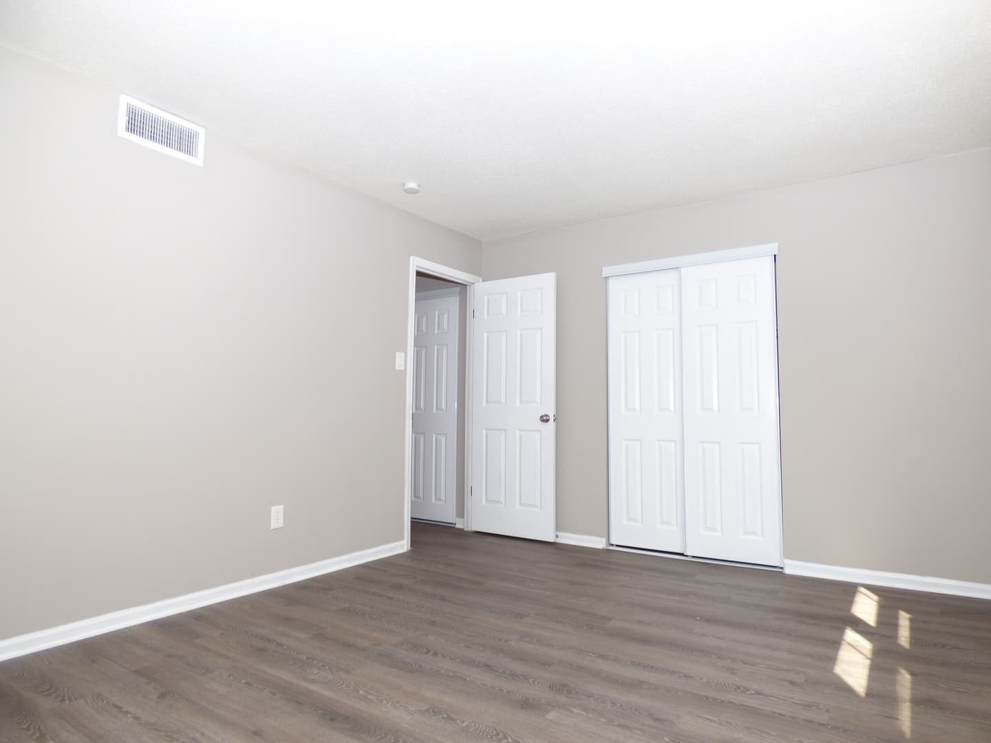 Temple Apartment: 500 Shalter Avenue