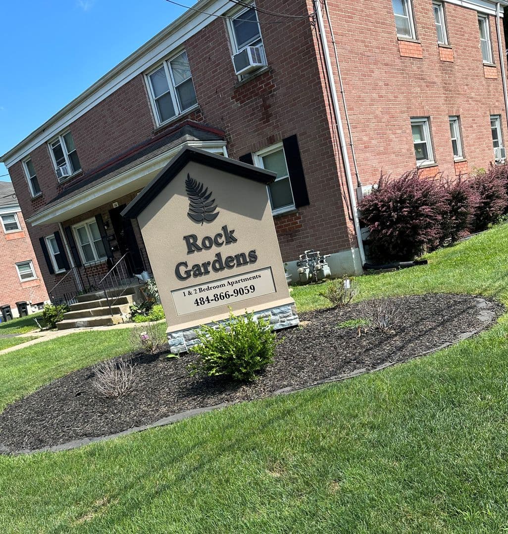 Easton Apartment: 102-282 Rock Street