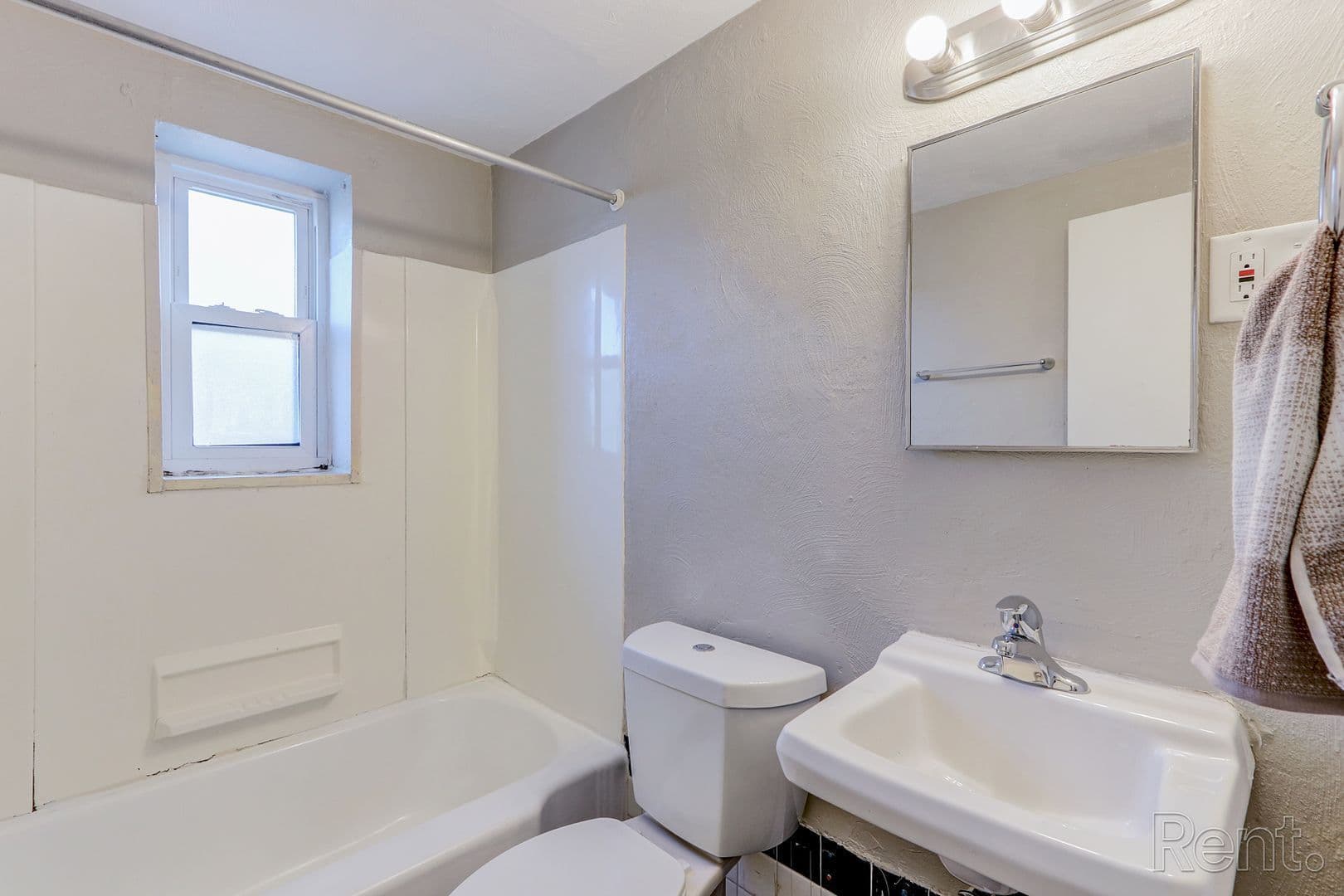 Pittsburgh Apartment: 1526 Parkline Drive