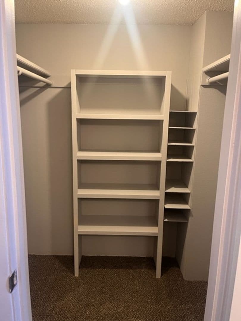 Wichita Apartment: 1000 S Woodlawn Street