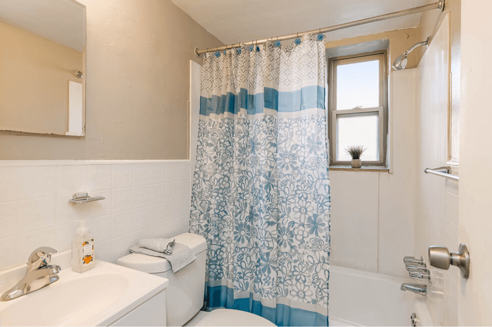 Pittsburgh Apartment: 1526 Parkline Drive