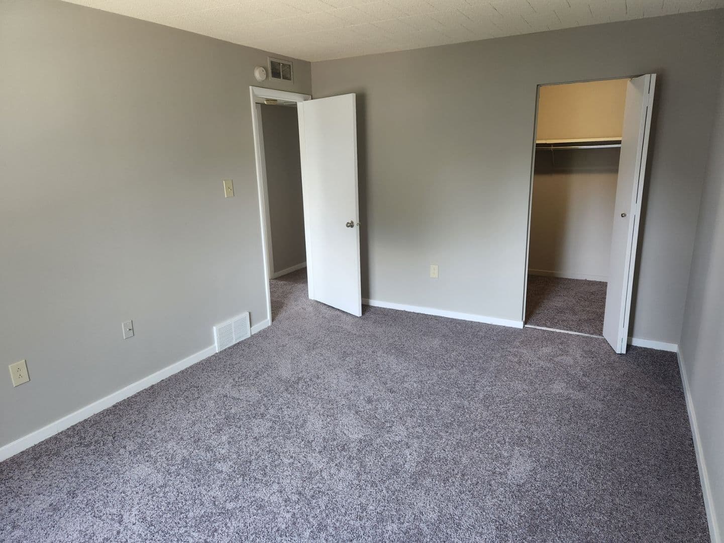 Carnegie Apartment: 834 Washington Avenue