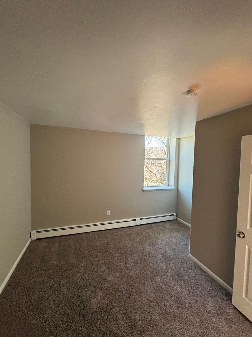 Freemansburg Apartment: 321 Monroe Street