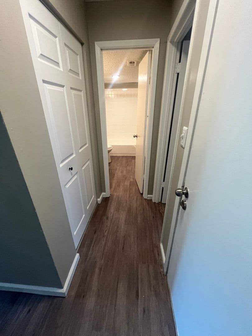 Wichita Apartment: 519 W. 27th St. South
