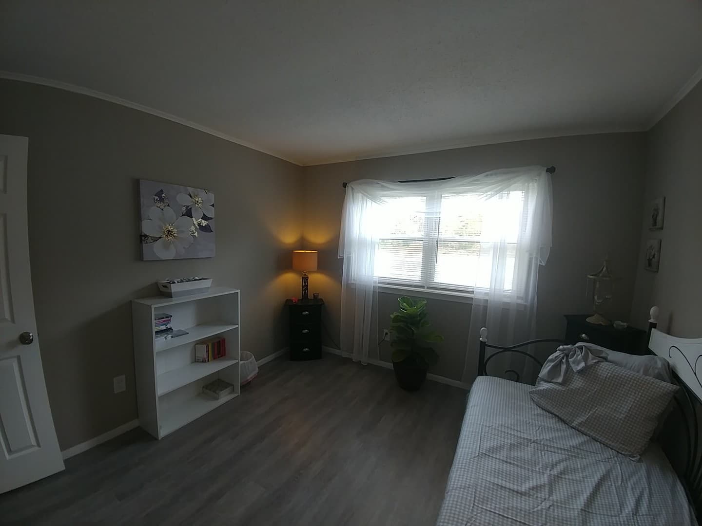 Temple Apartment: 500 Shalter Avenue