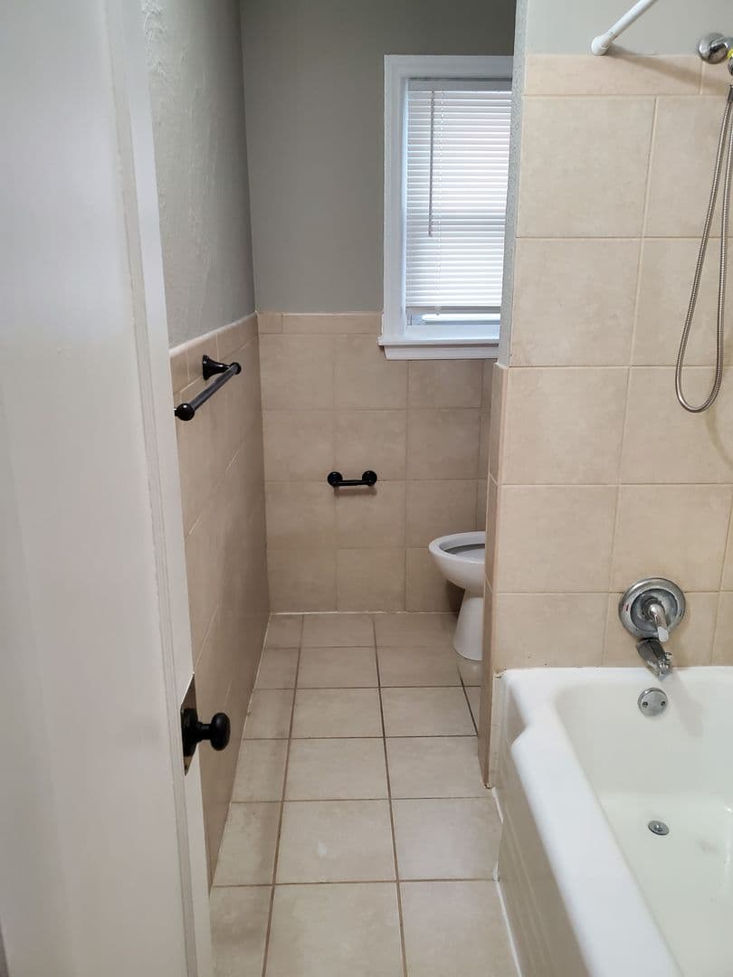 Easton Apartment: 102-282 Rock Street