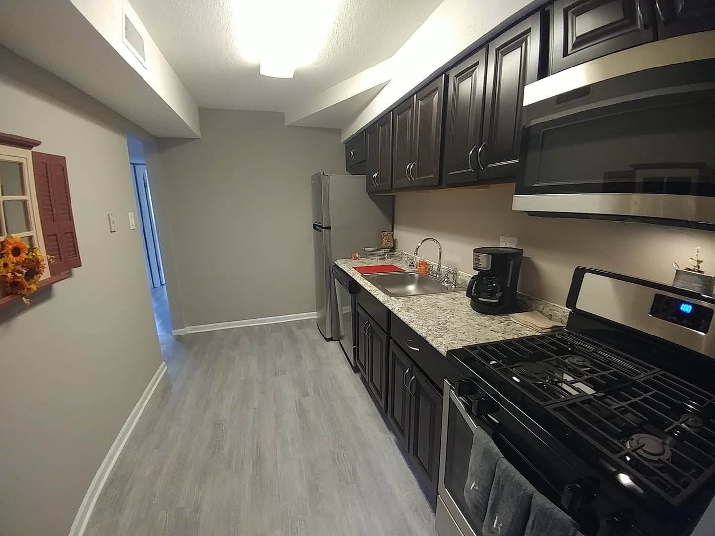 Temple Apartment: 500 Shalter Avenue