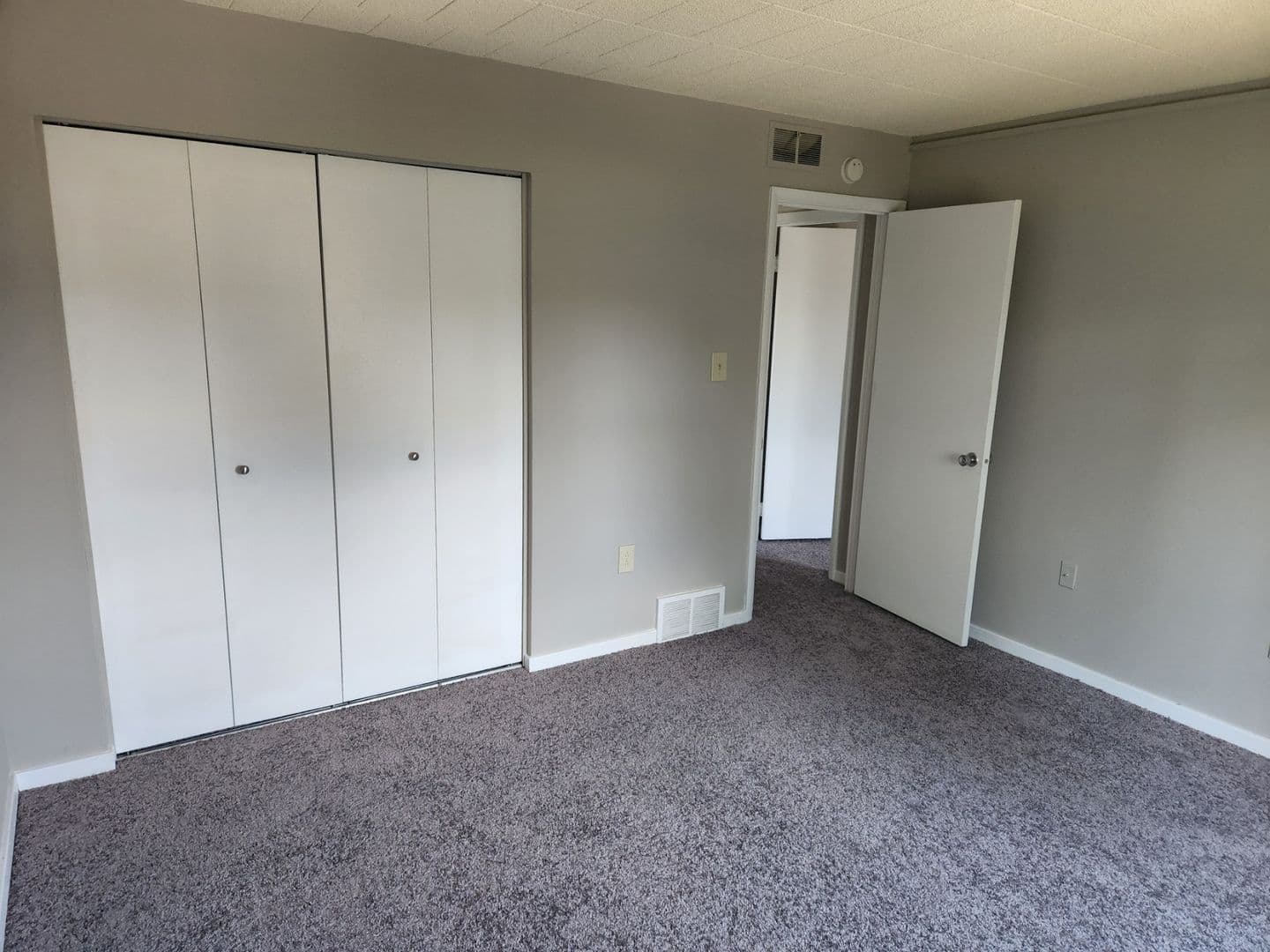 Carnegie Apartment: 834 Washington Avenue