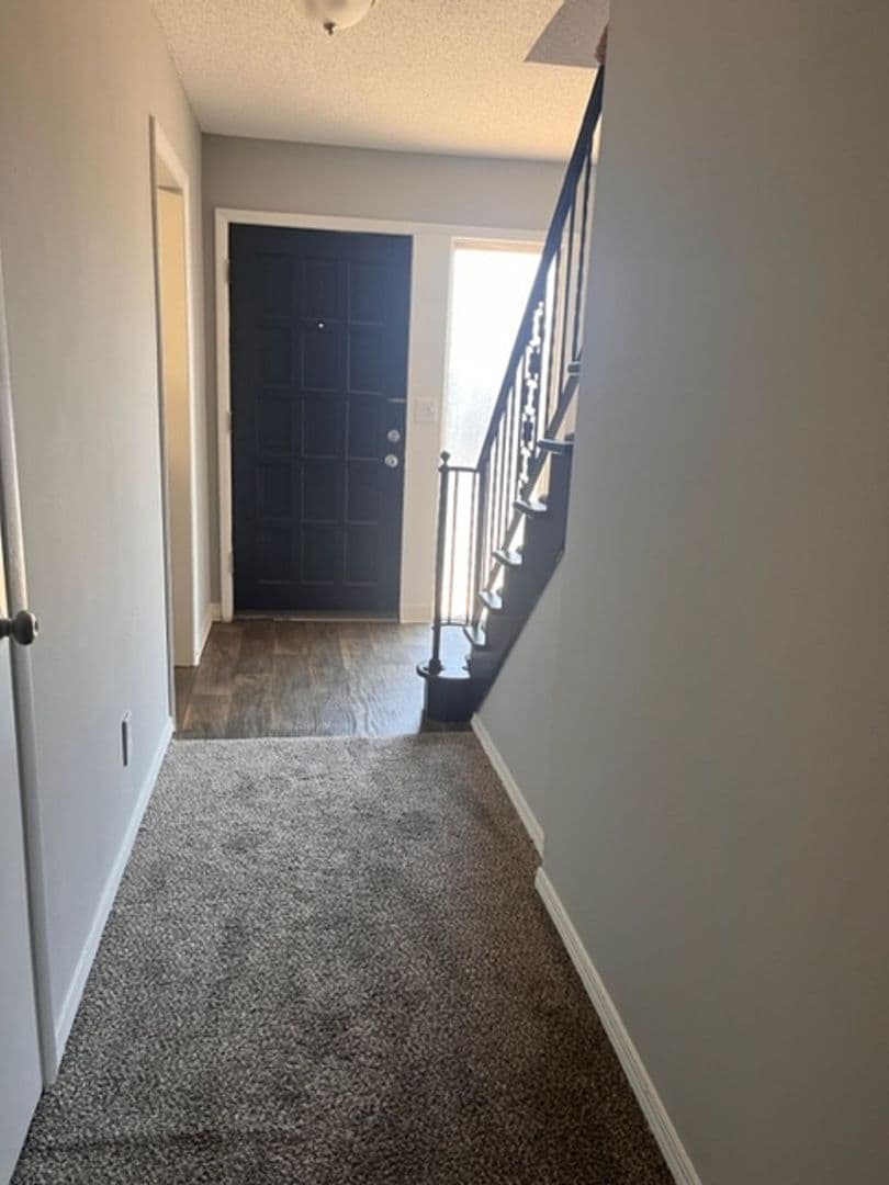 Wichita Apartment: 1000 S Woodlawn Street