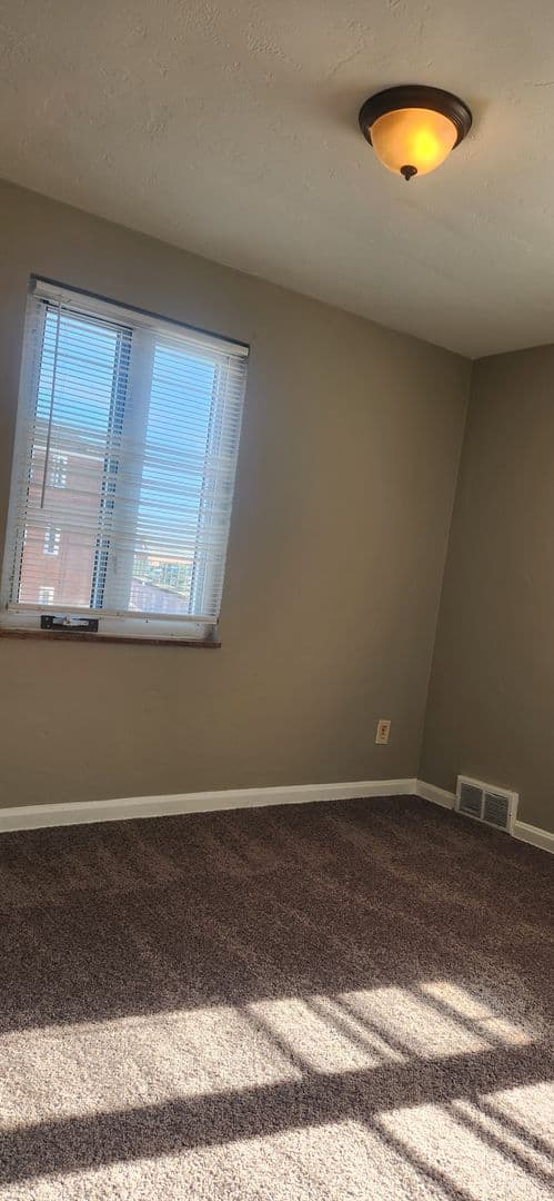 Pittsburgh Apartment: 1661 Skyline Dr