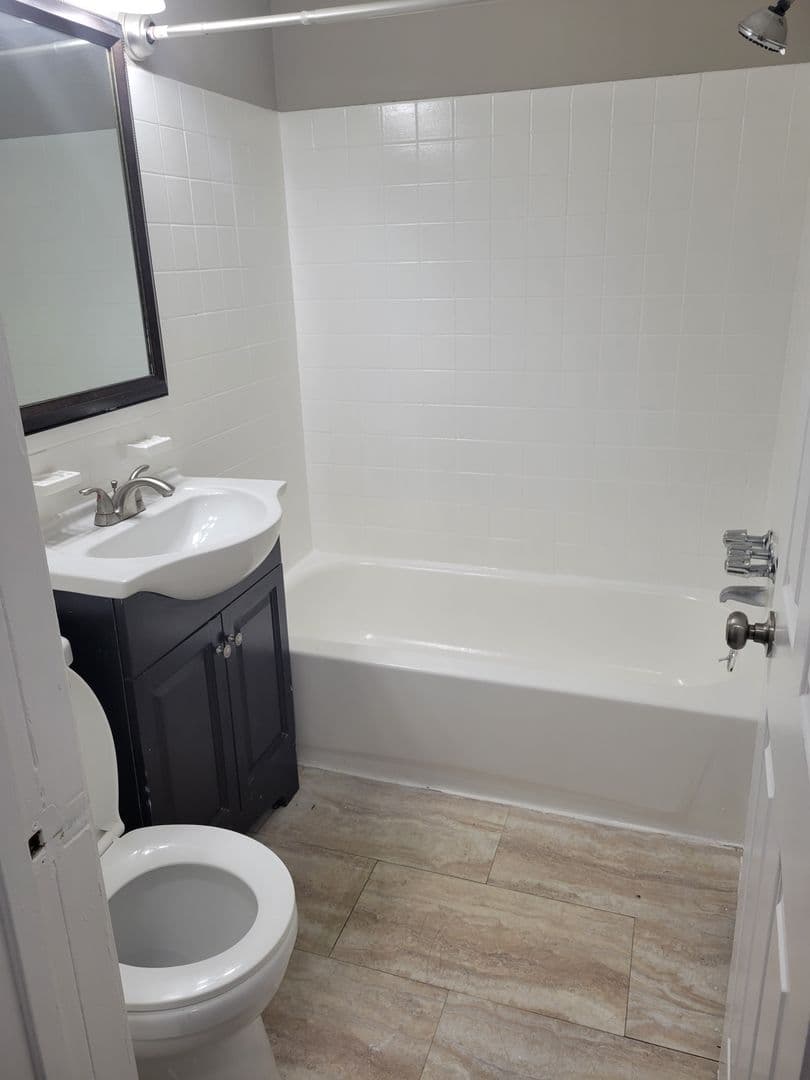 Easton Apartment: 600 Canal Street