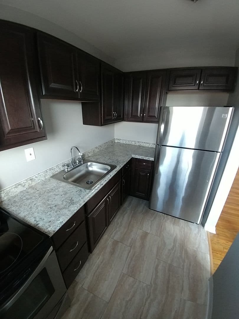Temple Apartment: 412 Euclid Ave