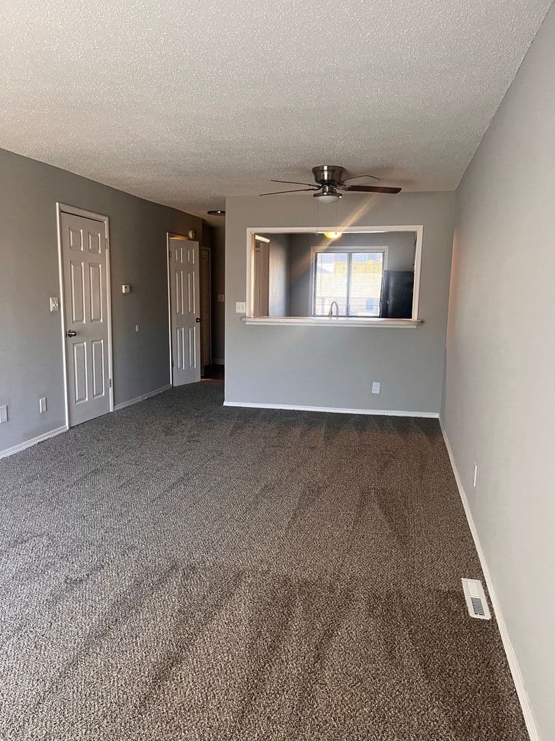 Wichita Apartment: 1000 S Woodlawn Street