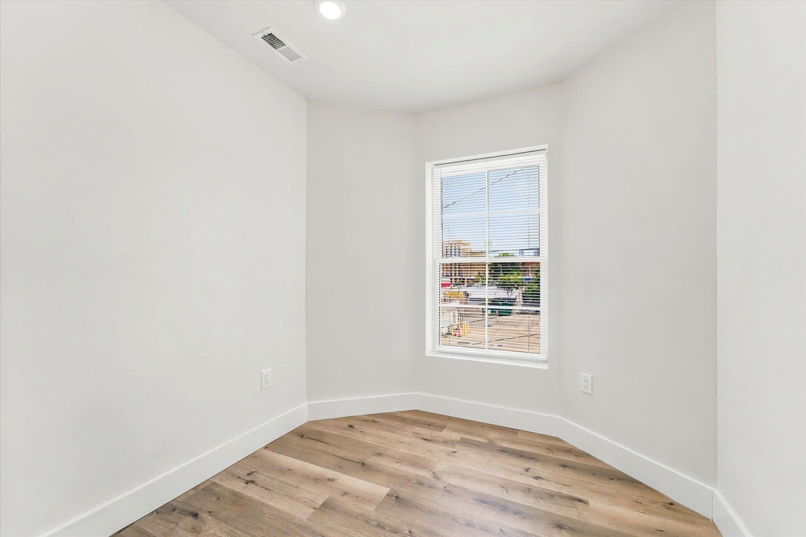 Philadelphia Apartment: 4700 Chestnut St