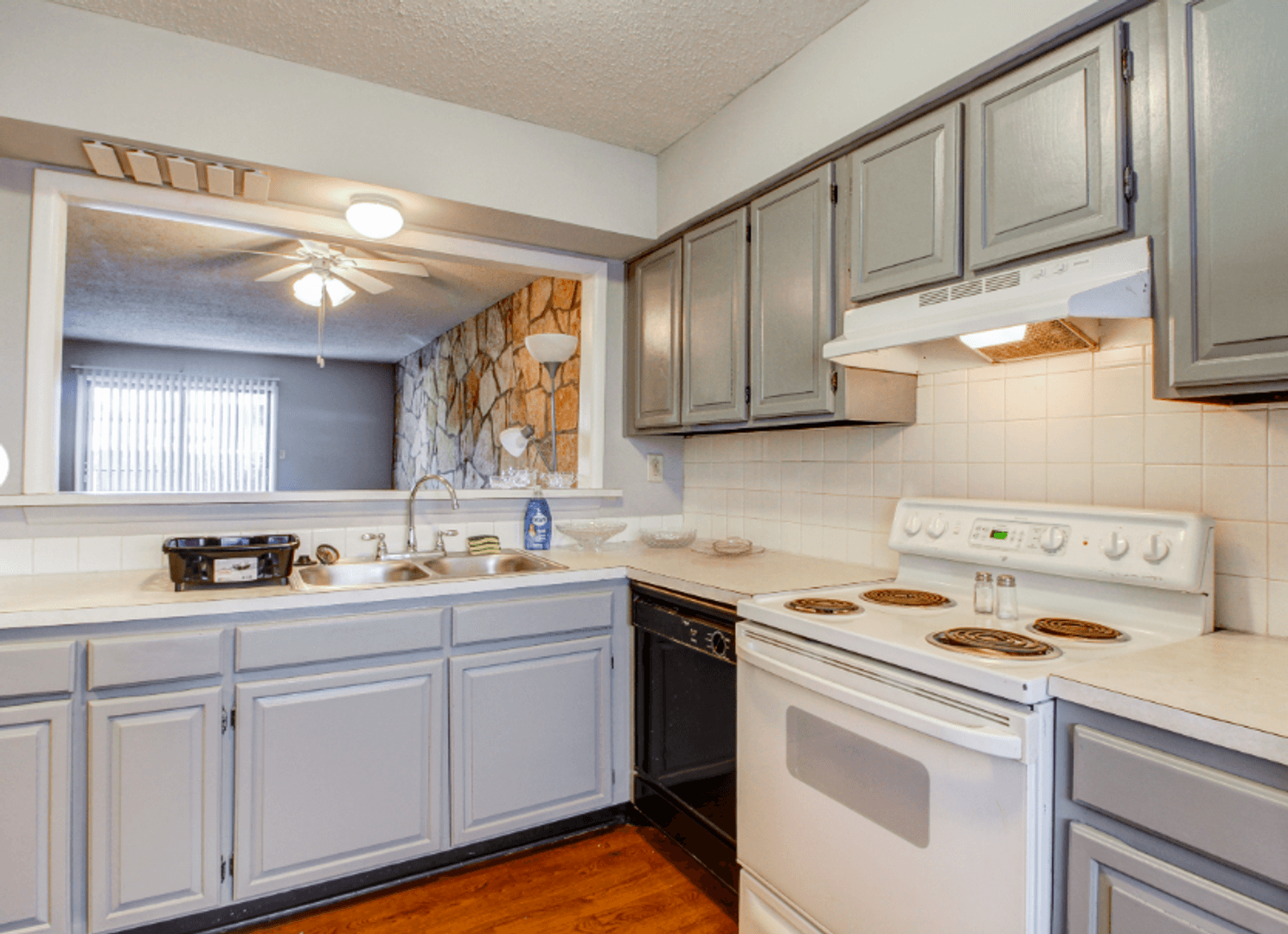 Wichita Apartment: 1000 S Woodlawn Street