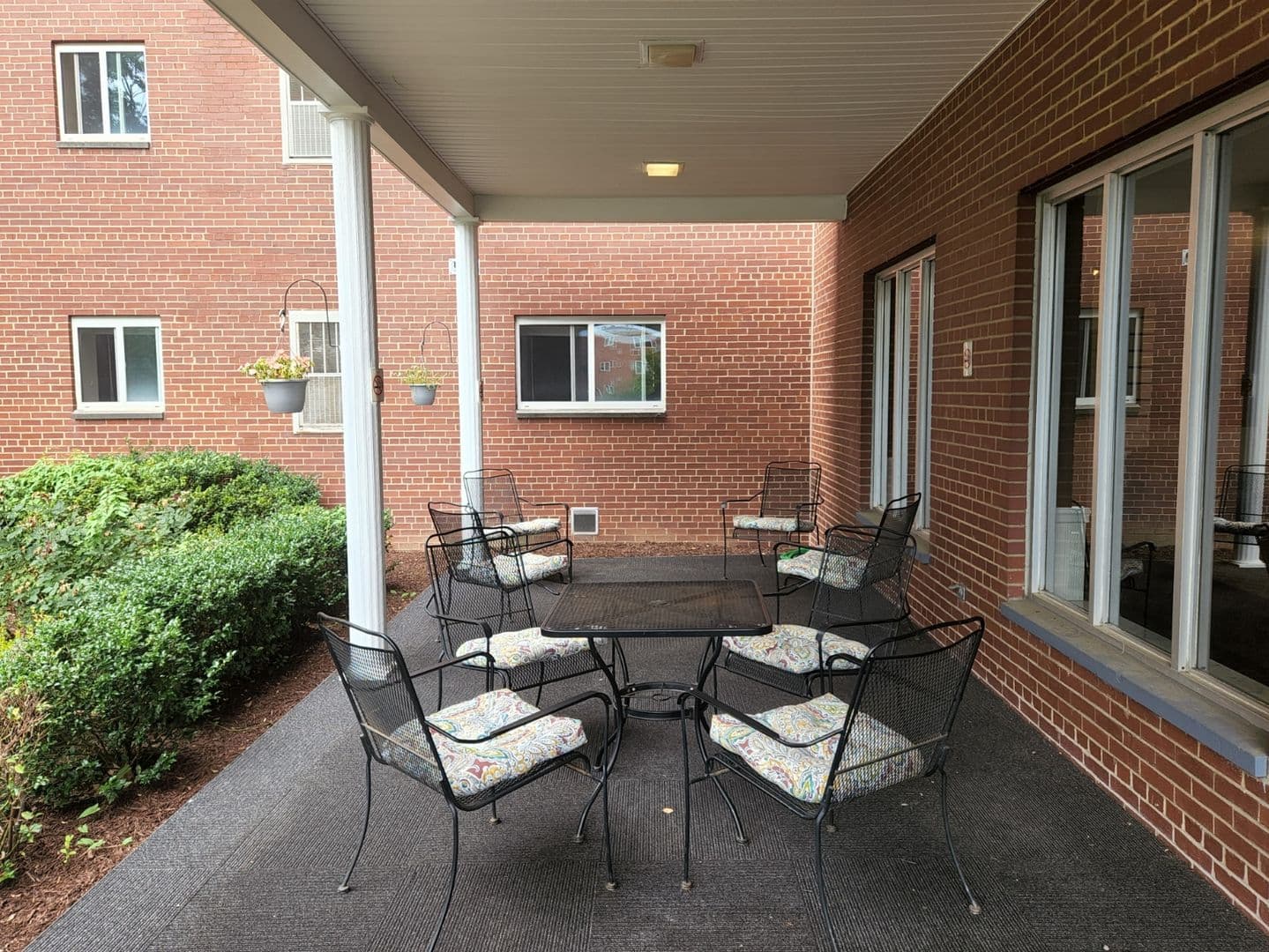 Carnegie Apartment: 834 Washington Avenue