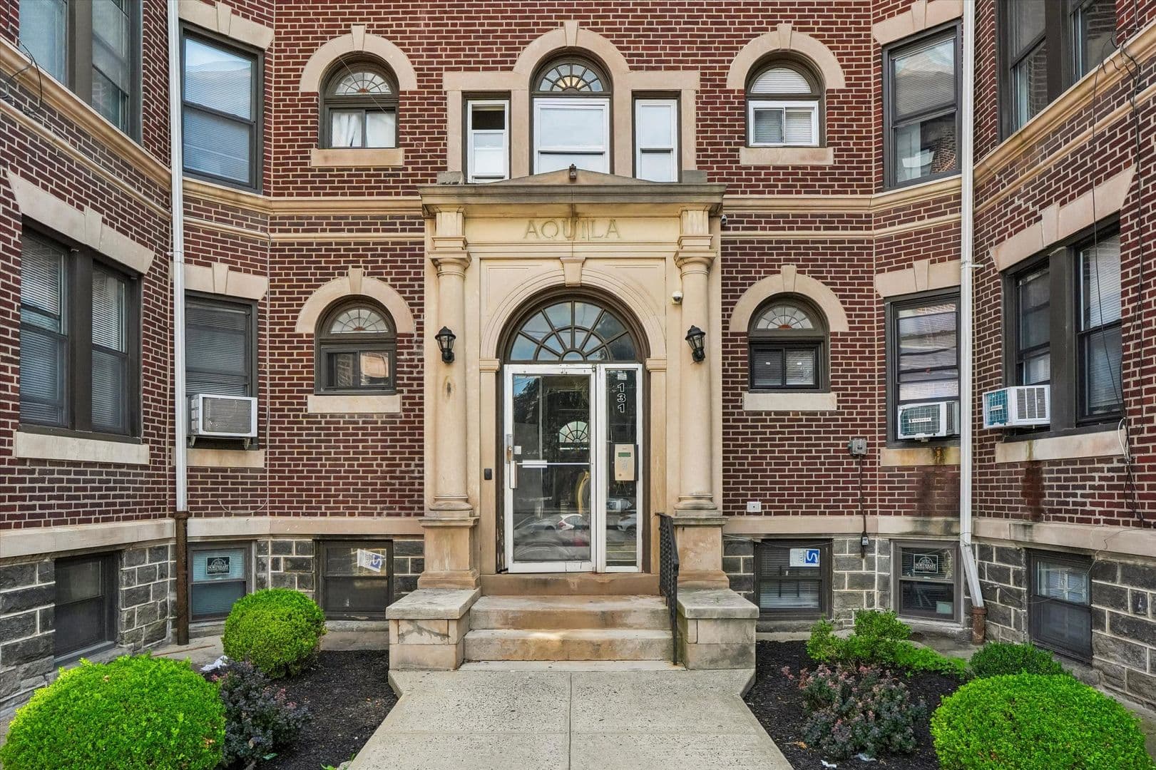 Philadelphia Apartment: 131 South 48th Street