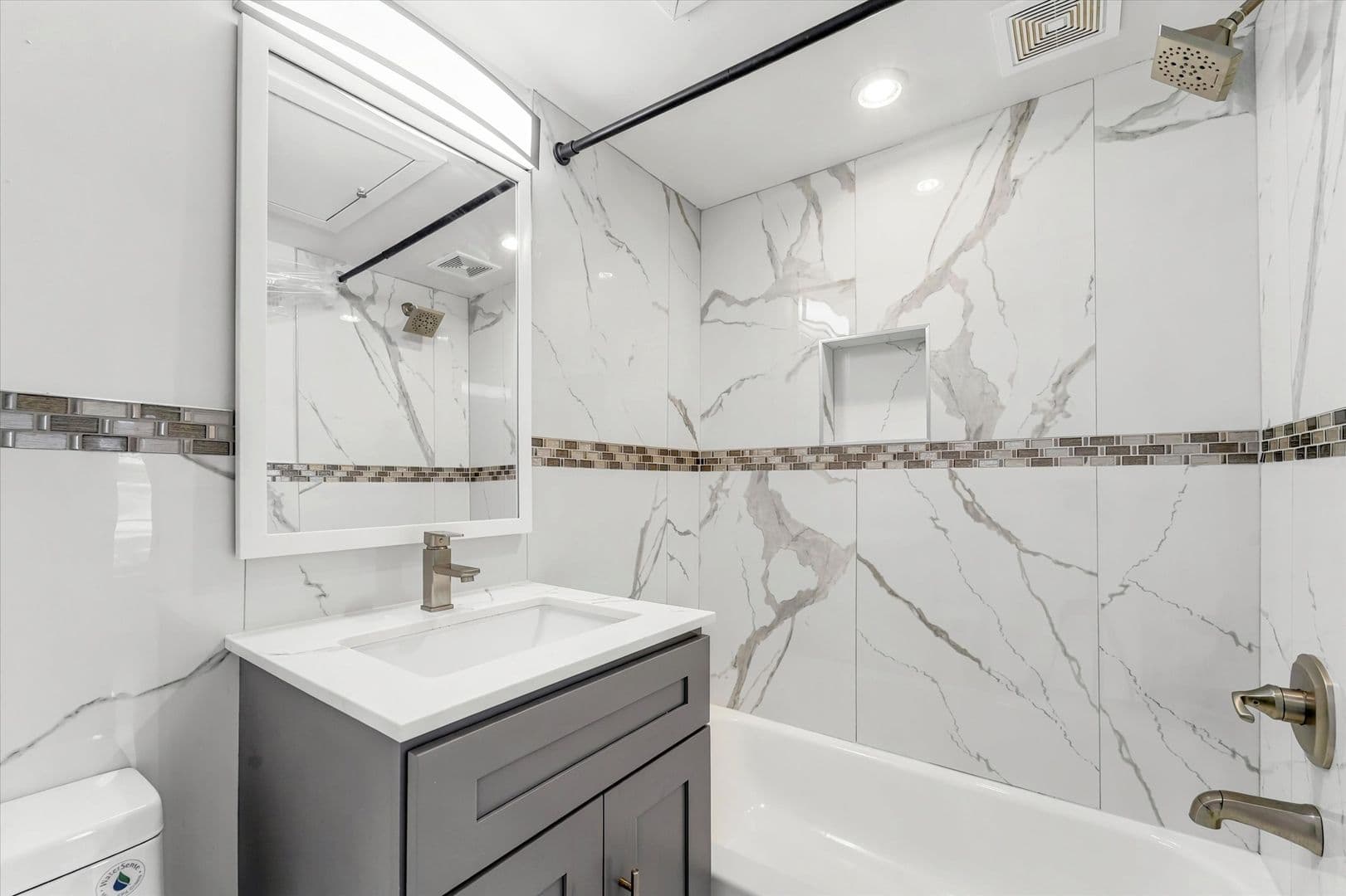 Philadelphia Apartment: 4700 Chestnut St