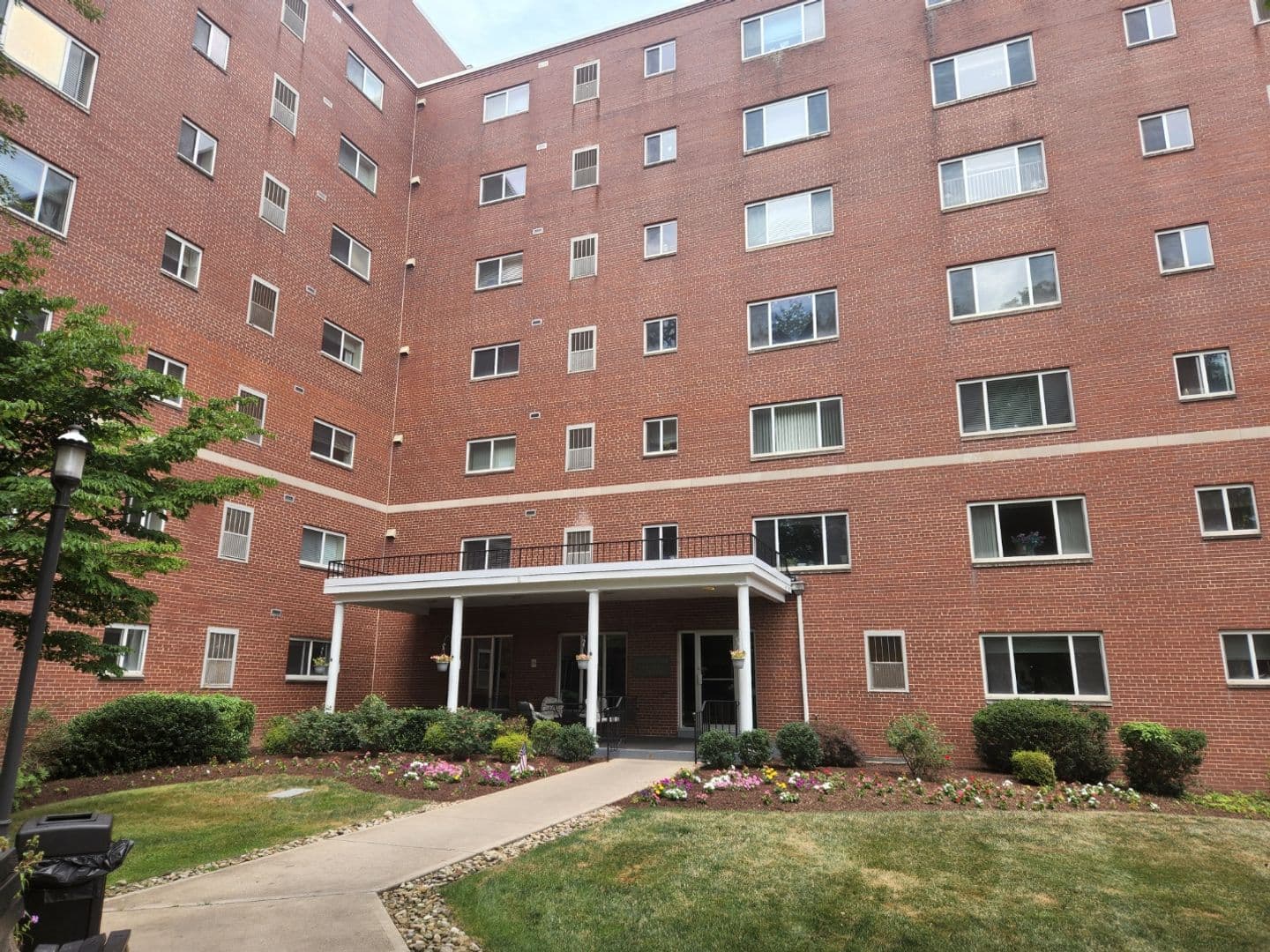 Carnegie Apartment: 834 Washington Avenue