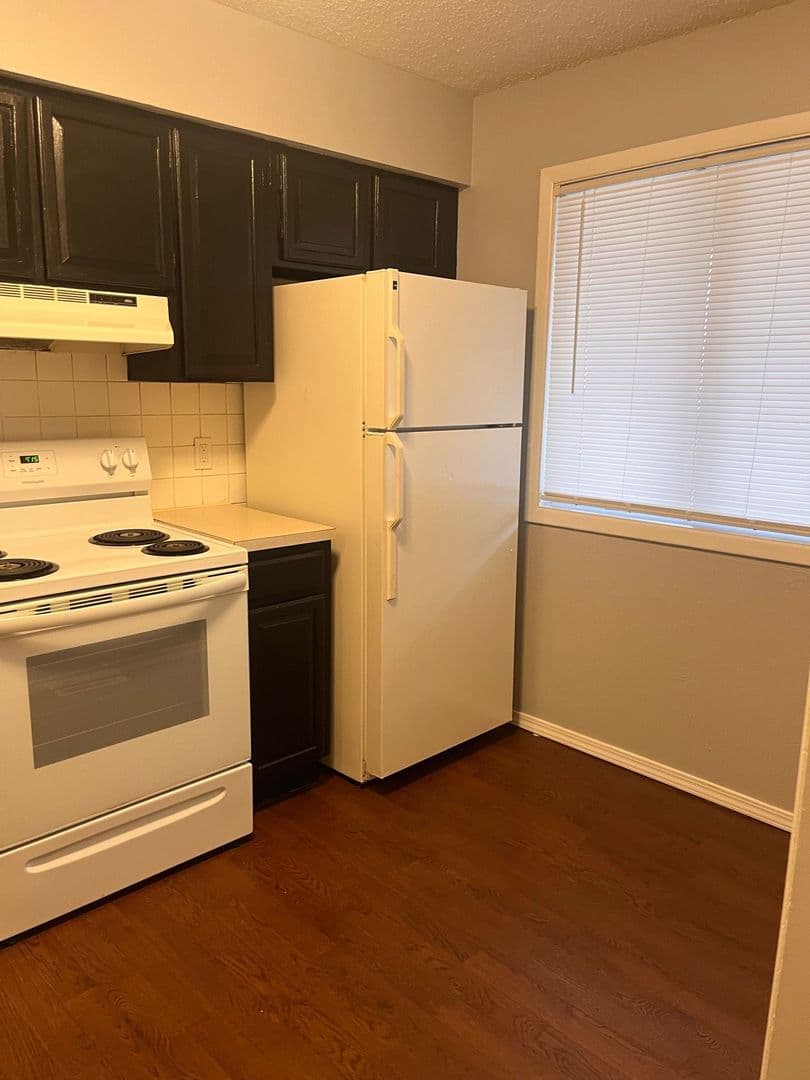 Wichita Apartment: 1000 S Woodlawn Street
