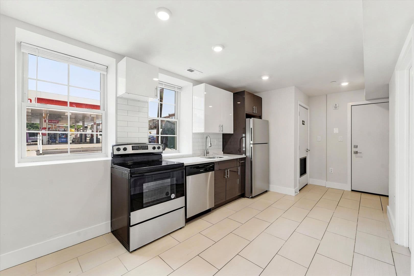 Philadelphia Apartment: 4700 Chestnut St