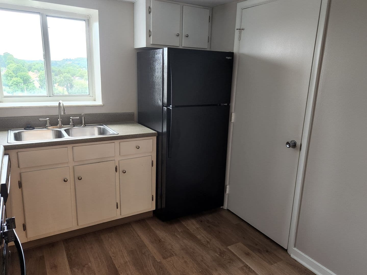 Carnegie Apartment: 834 Washington Avenue