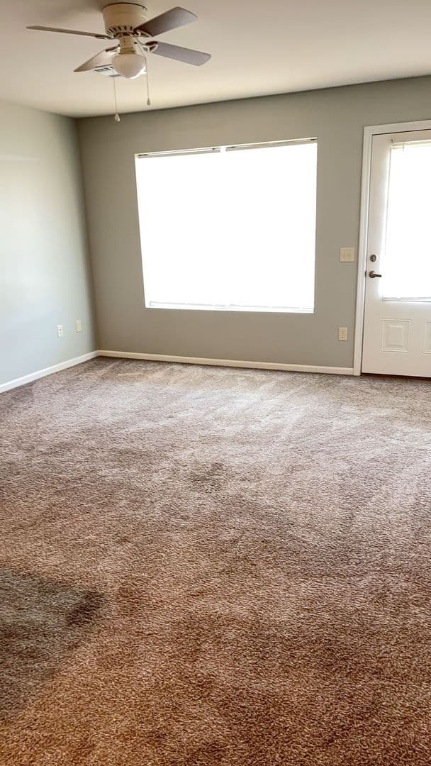 Newton Apartment: 704 Cottonwood Crossing Drive