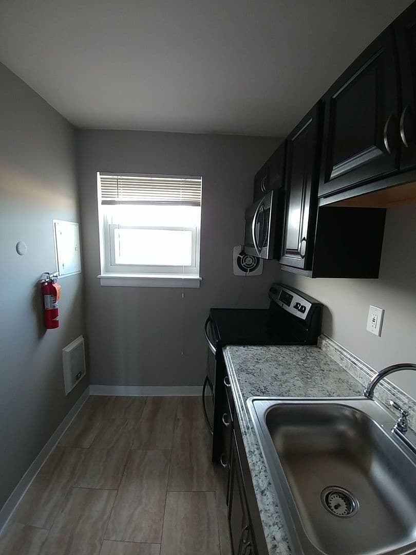 Temple Apartment: 412 Euclid Ave