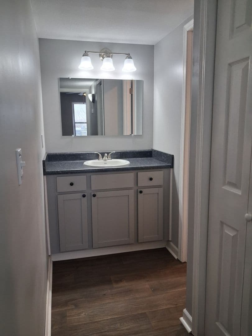Wichita Apartment: 519 W. 27th St. South