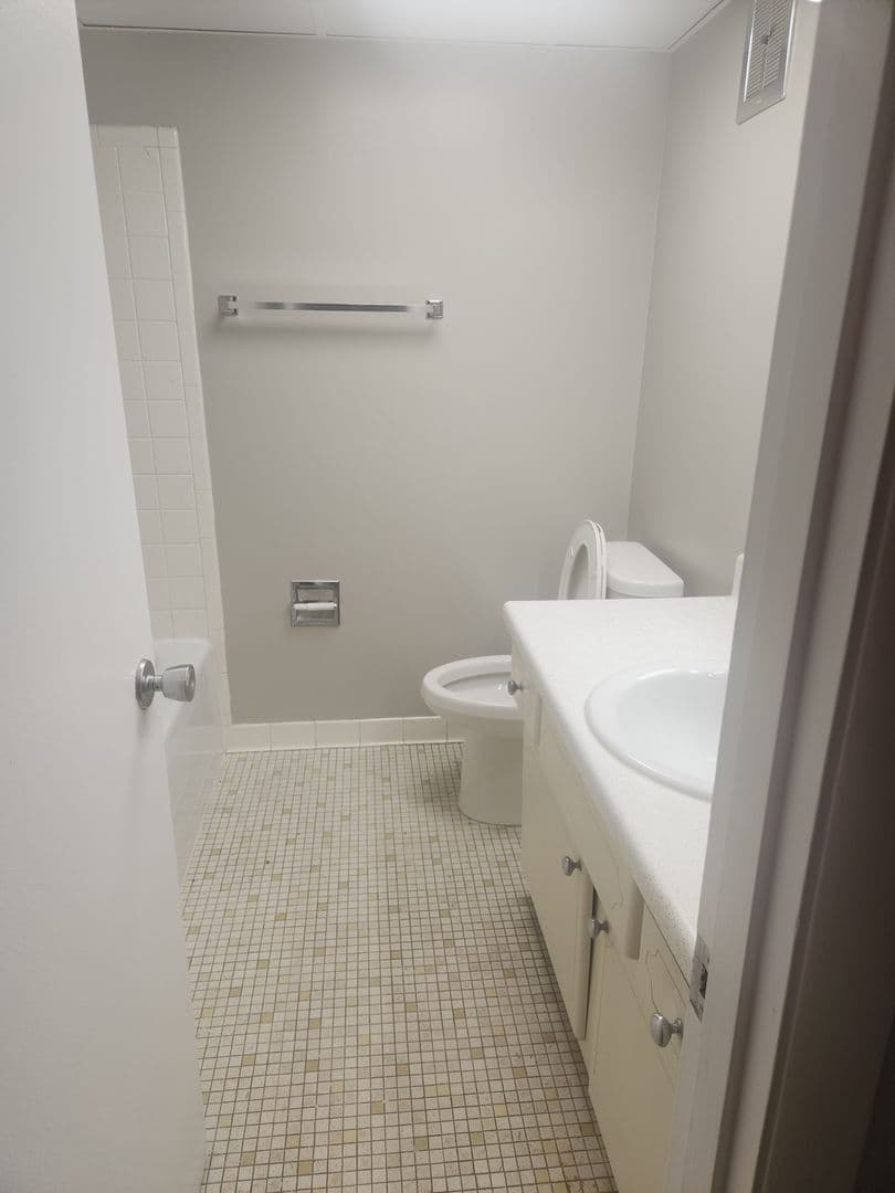 Carnegie Apartment: 834 Washington Avenue
