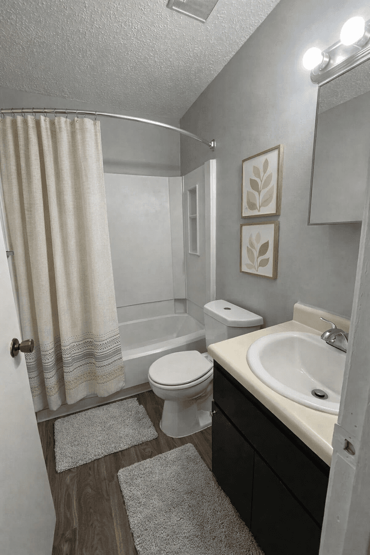 Wichita Apartment: 6747 W Par Ln
