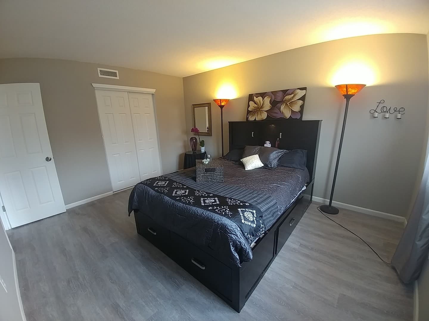 Temple Apartment: 500 Shalter Avenue