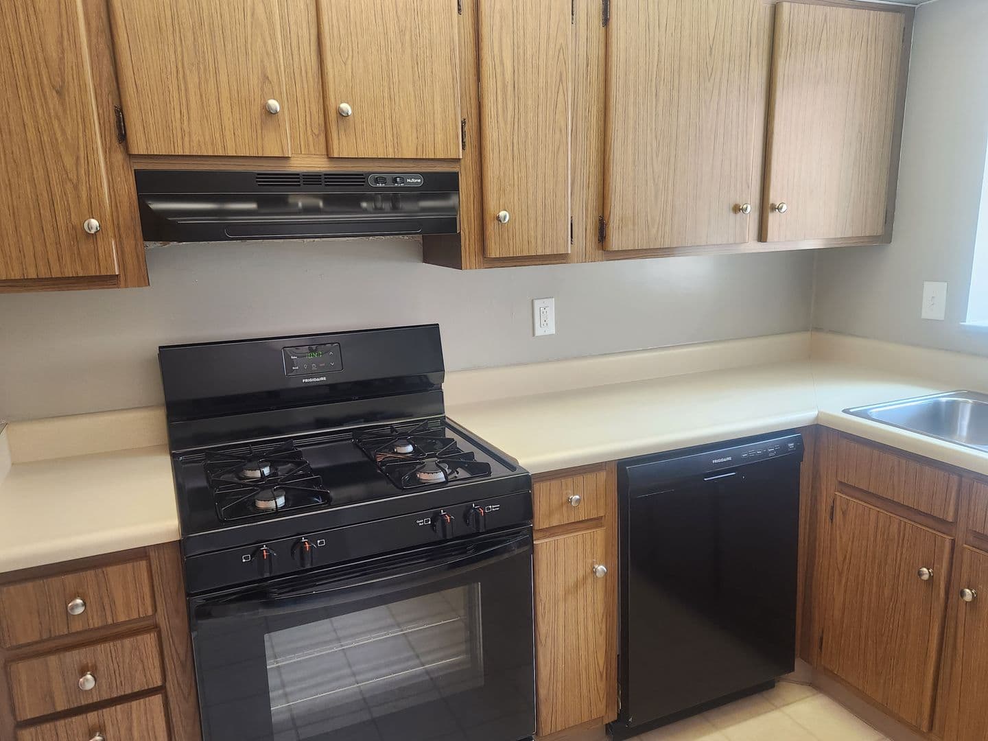 Carnegie Apartment: 834 Washington Avenue