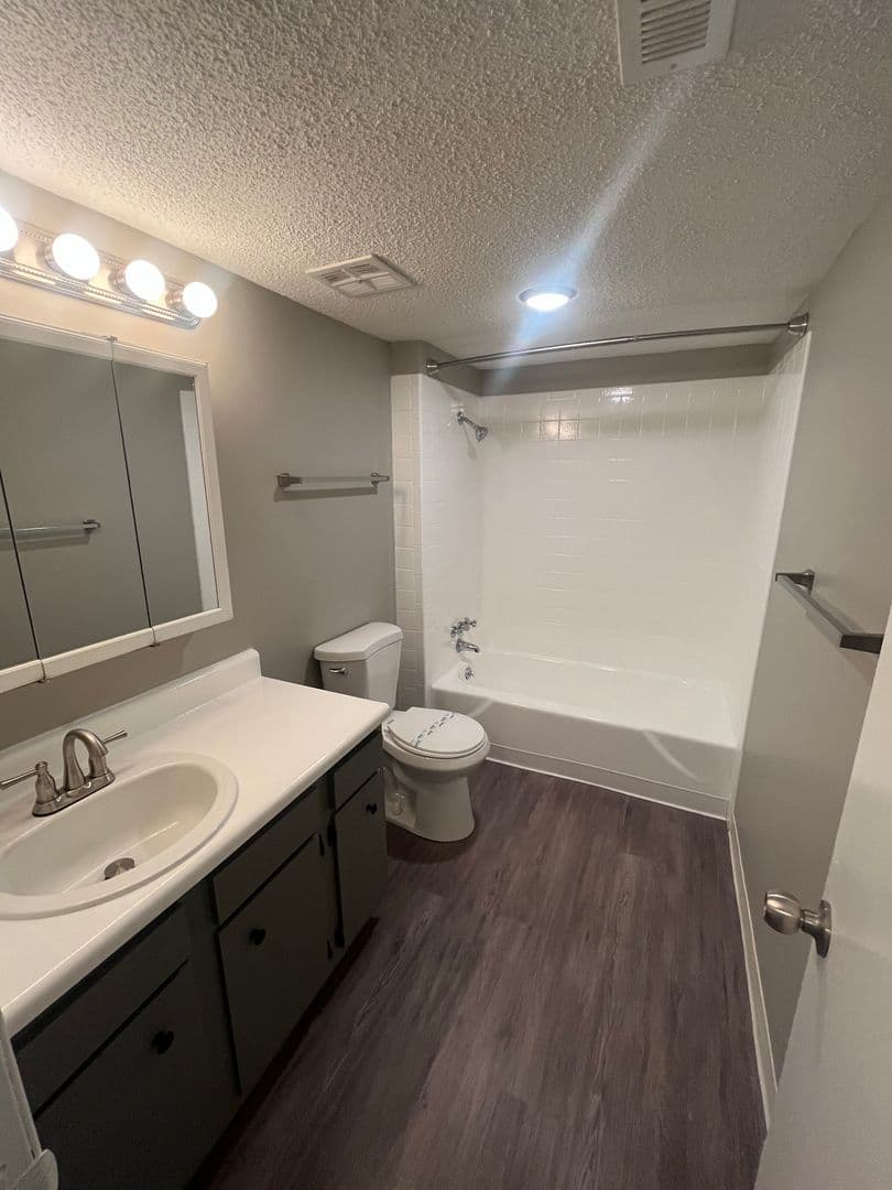 Wichita Apartment: 519 W. 27th St. South