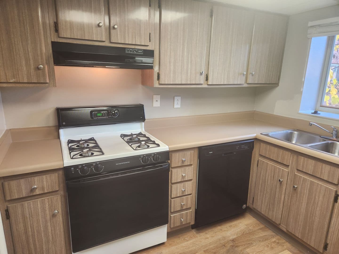 Carnegie Apartment: 834 Washington Avenue
