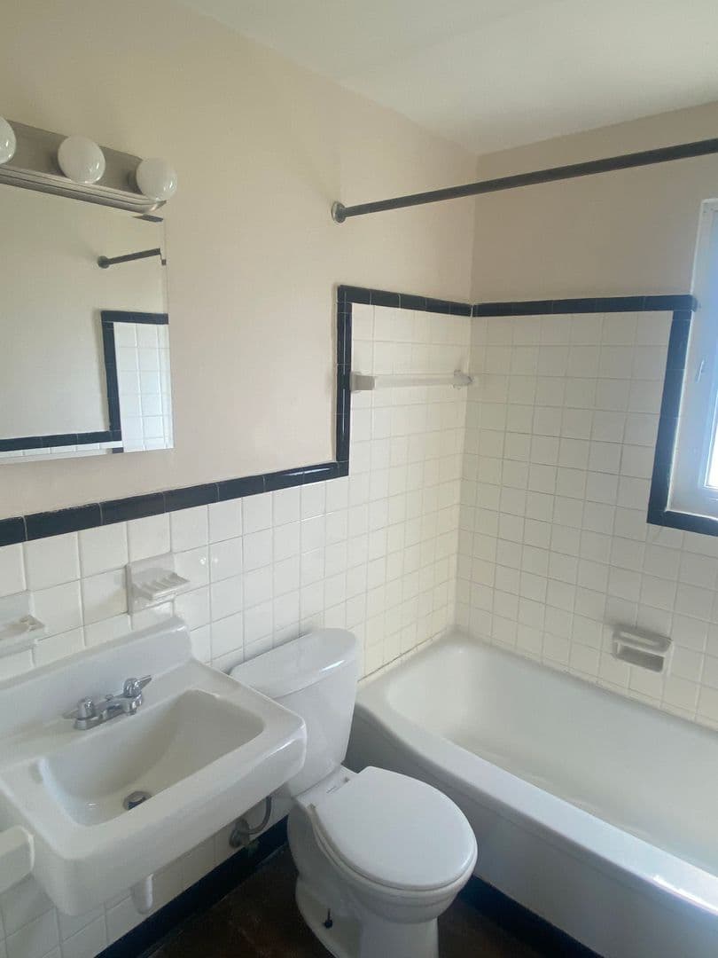 Pittsburgh Apartment: 1661 Skyline Dr