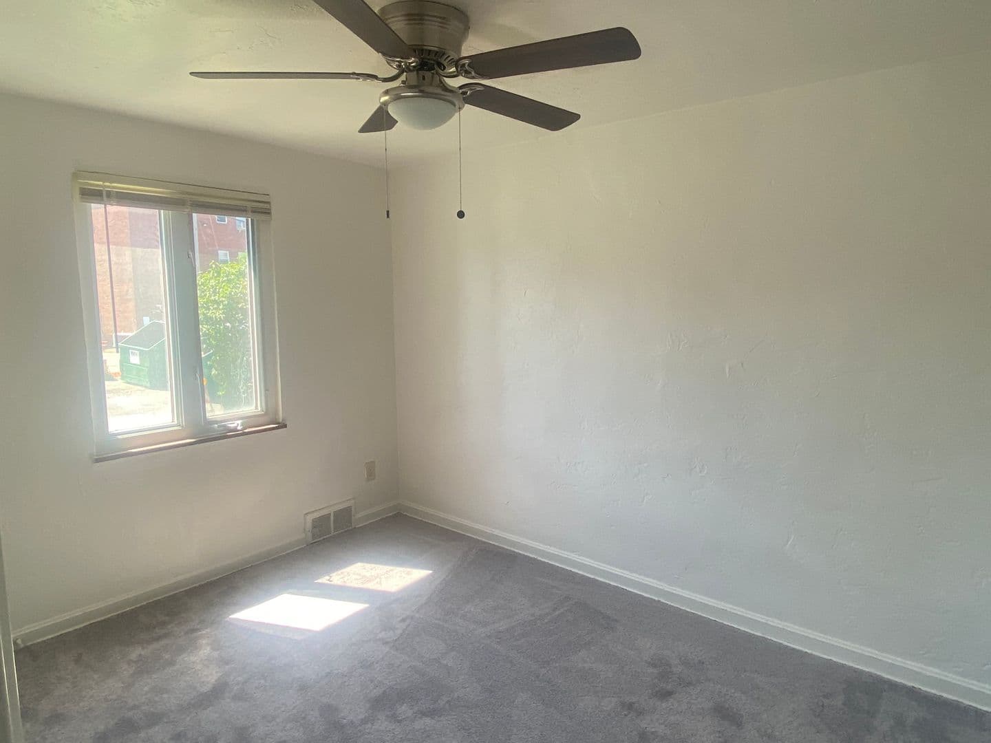 Pittsburgh Apartment: 1661 Skyline Dr