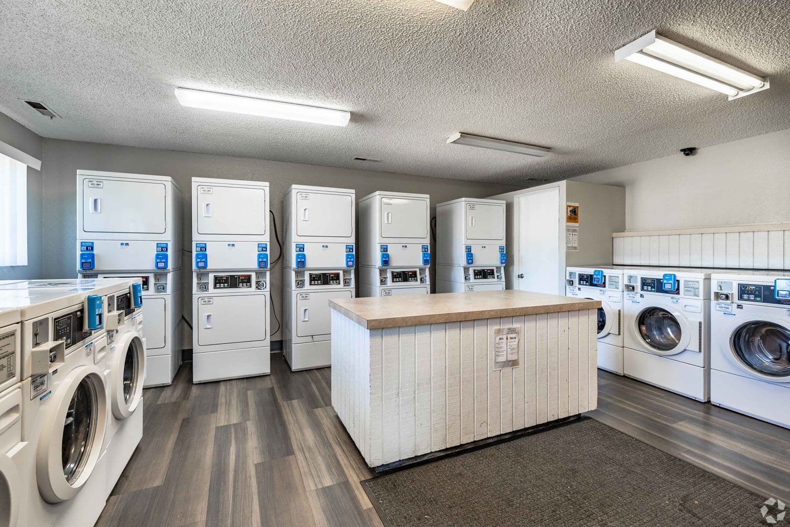 Wichita Apartment: 6747 W Par Ln