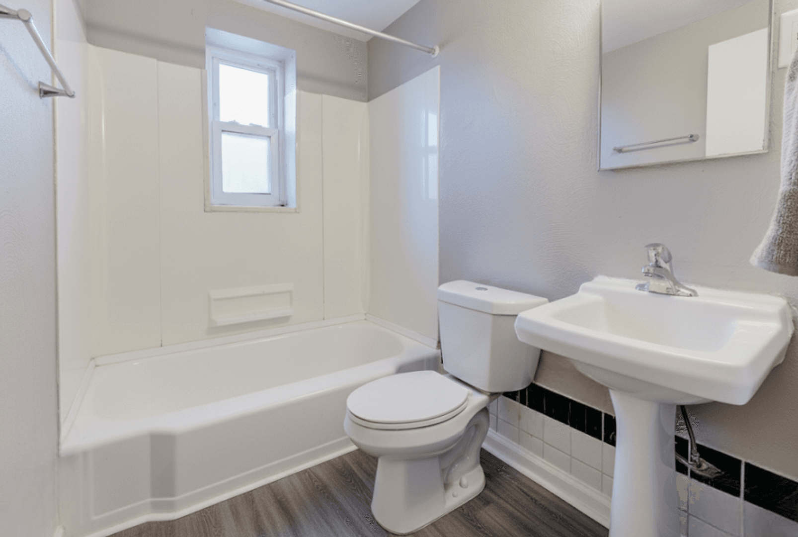 Pittsburgh Apartment: 1526 Parkline Drive