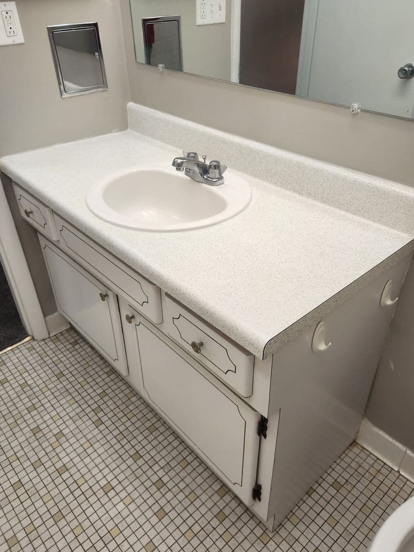 Carnegie Apartment: 834 Washington Avenue