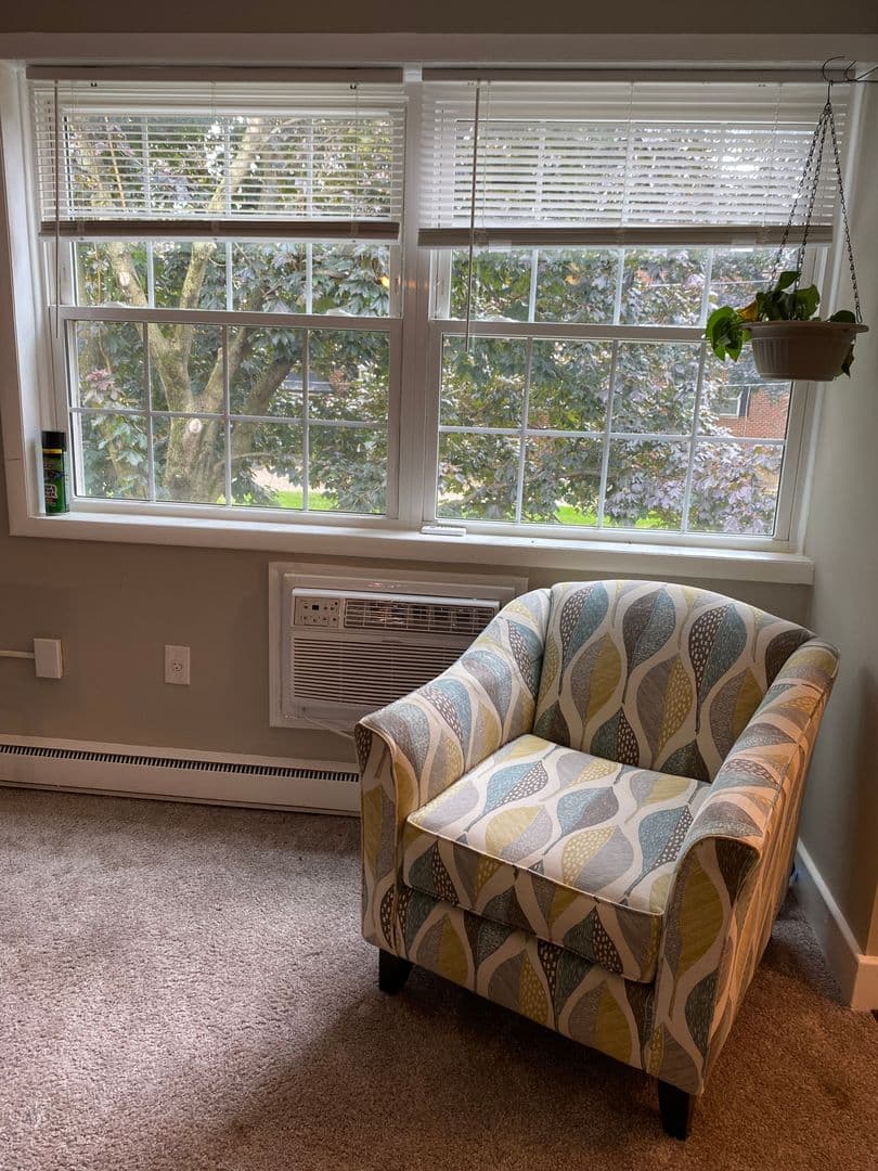 Easton Apartment: 600 Canal Street