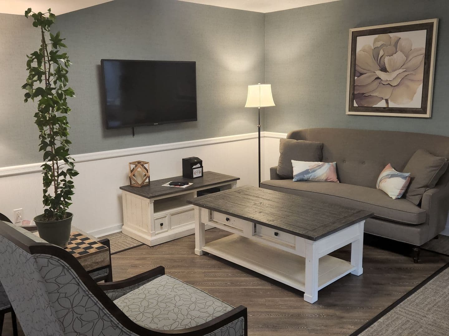 Carnegie Apartment: 834 Washington Avenue